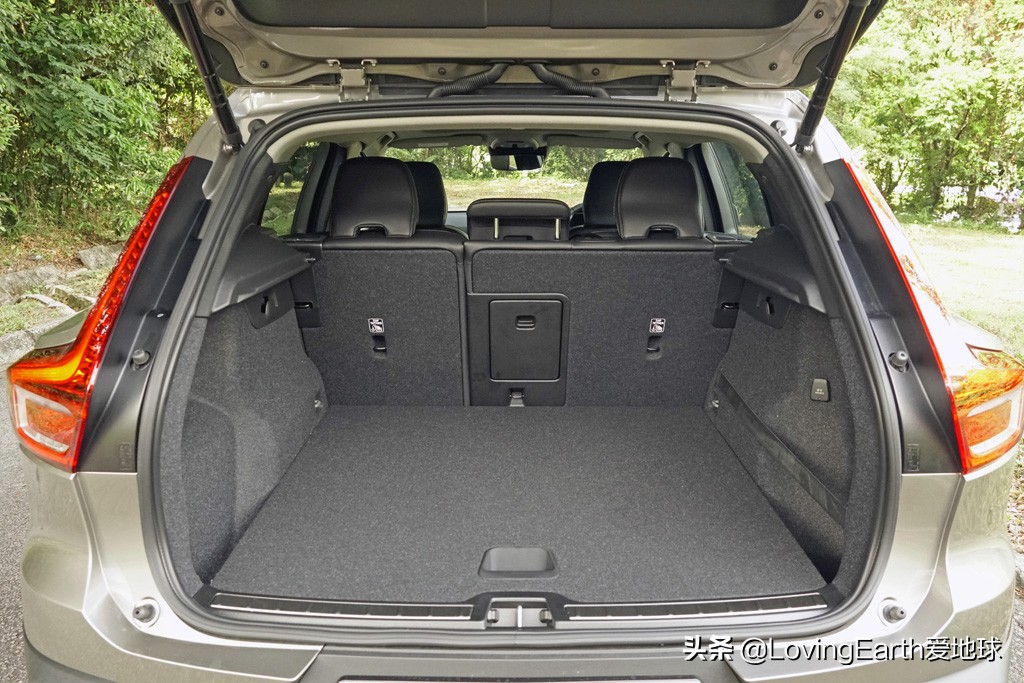 沃尔沃亚太xc402021款,沃尔沃xc40插电混动2024款