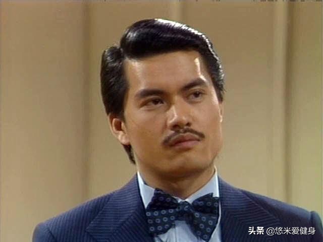 吕良伟扎马步的正确姿势减肥,62岁吕良伟保持身材如同年轻小伙