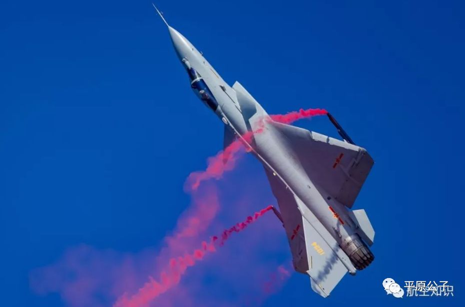 装备了矢量引擎的“新网红”，风头盖过了J20