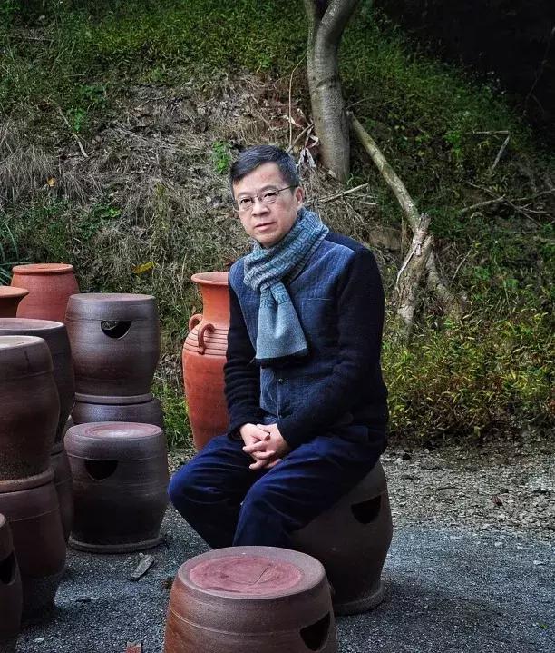 纸上的光影和字：6月30日，来看中国20位诗人的街拍摄影展