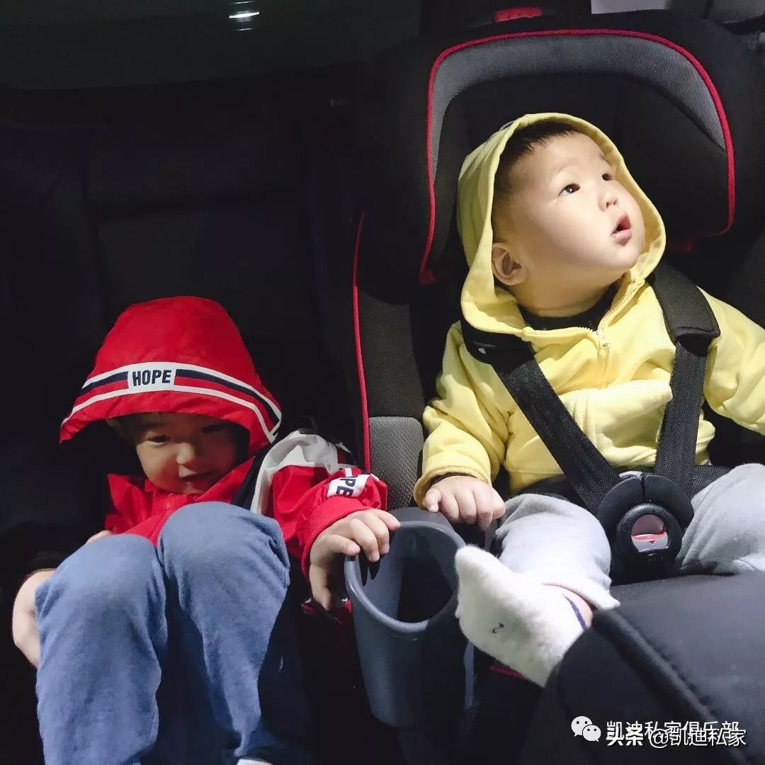 坐着奔驰长大的孩子,坐着儿子开的车倍感幸福