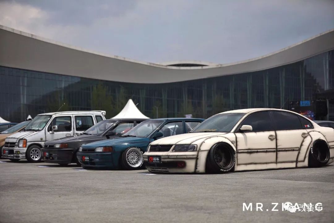 六代马自达323,第六代马自达323