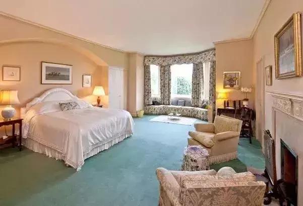 梅西内马尔c罗豪宅,c罗梅西内马尔谁有钱