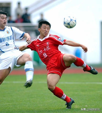 甲a最佳右后卫,甲a联赛十大最佳前锋