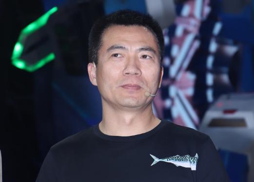 美团调侃国足,美团ceo吐槽国足跑不过普通大学生