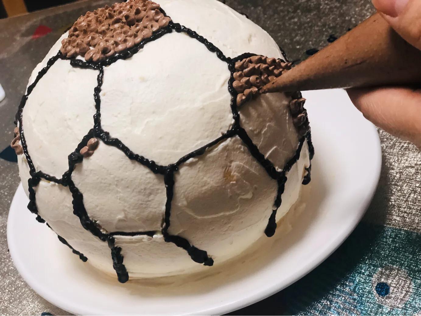 足球生日蛋糕做法,足球生日蛋糕c罗