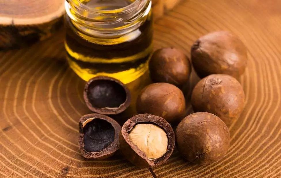 迪丽热巴嘴唇厚,正确脸部护肤步骤迪丽热巴