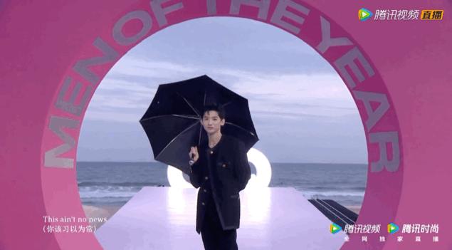 gq盛典蔡徐坤迪丽热巴内场 (gq盛典迪丽热巴蔡徐坤同框)