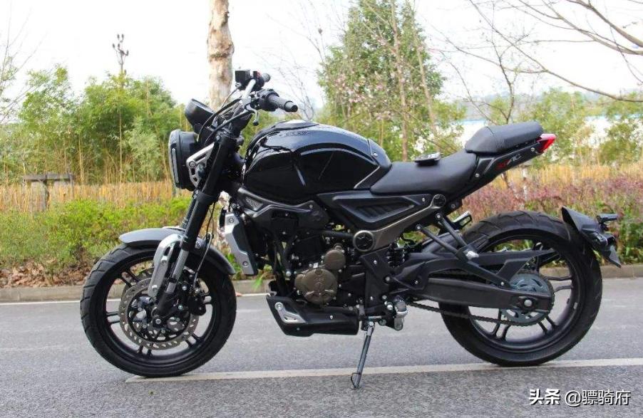 赛科龙re3青春版250cc评测,双缸赛科龙re3怎么样