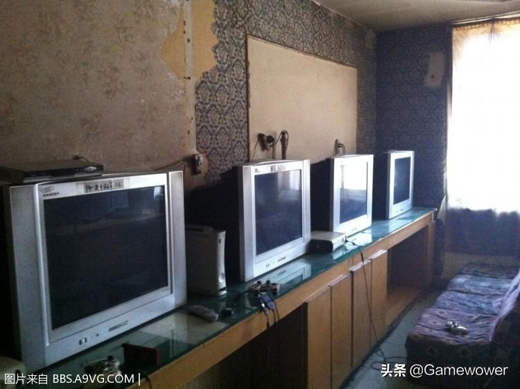 实况足球被铲球,实况足球为什么老是被打穿