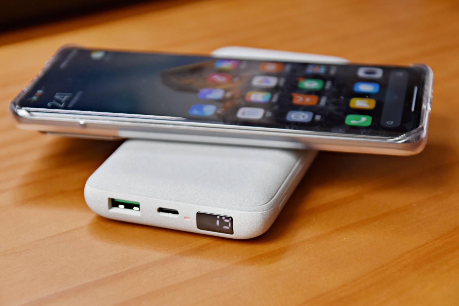 无线便携充电宝超级快充,南卡磁吸无线快充充电宝