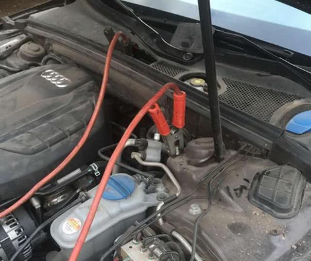 汽车蓄电池没电怎么救援,汽车蓄电池没电了怎么叫救援