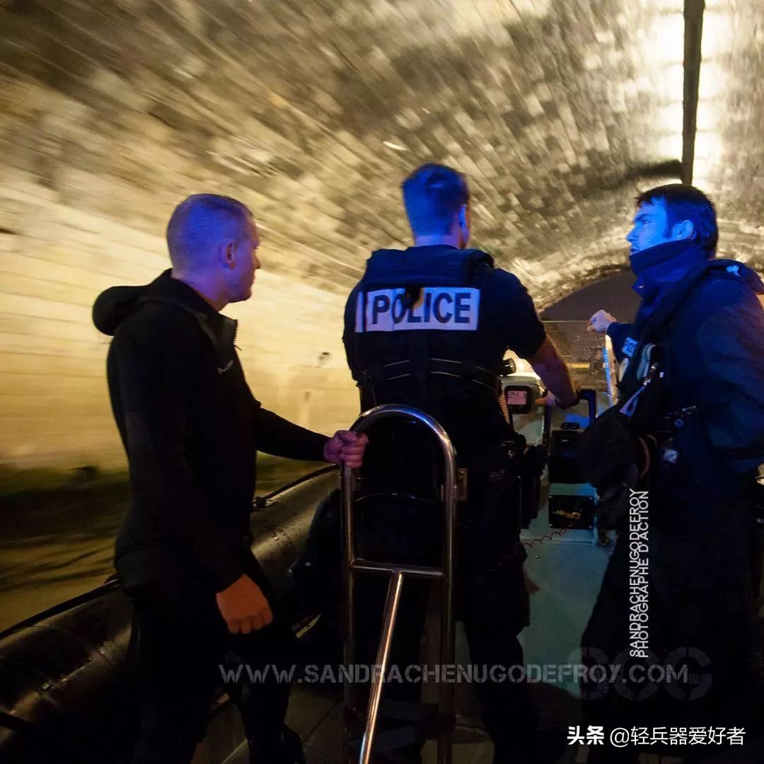 法军换装轻*器武**！GLOCK17手枪，SCAR*击狙**步枪成为新一代制式装备