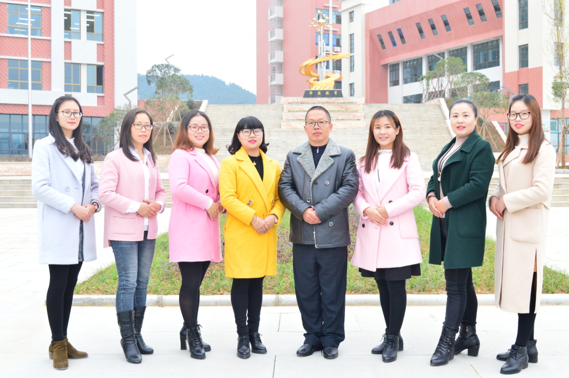 金猪辞旧玉鼠迎新,金猪纳福辞旧岁