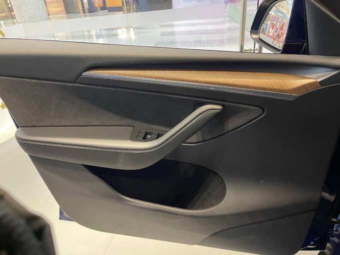 特斯拉modely2022款有几种颜色,特斯拉modelsplaid试驾体验