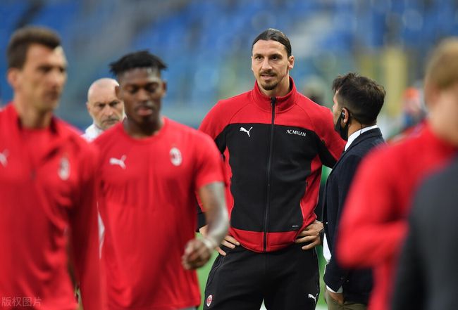 不愧是你翻译成俄语,伊布评价梅西与c罗