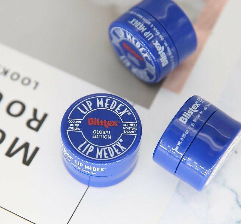 口红推荐涂上非常滋润非常光滑,再贵的口红涂了质感也不好