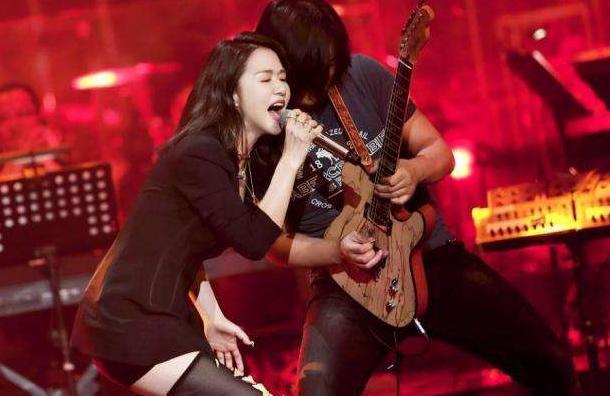 谭维维超女决赛歌曲,李宇春张靓颖尚雯婕谭维维