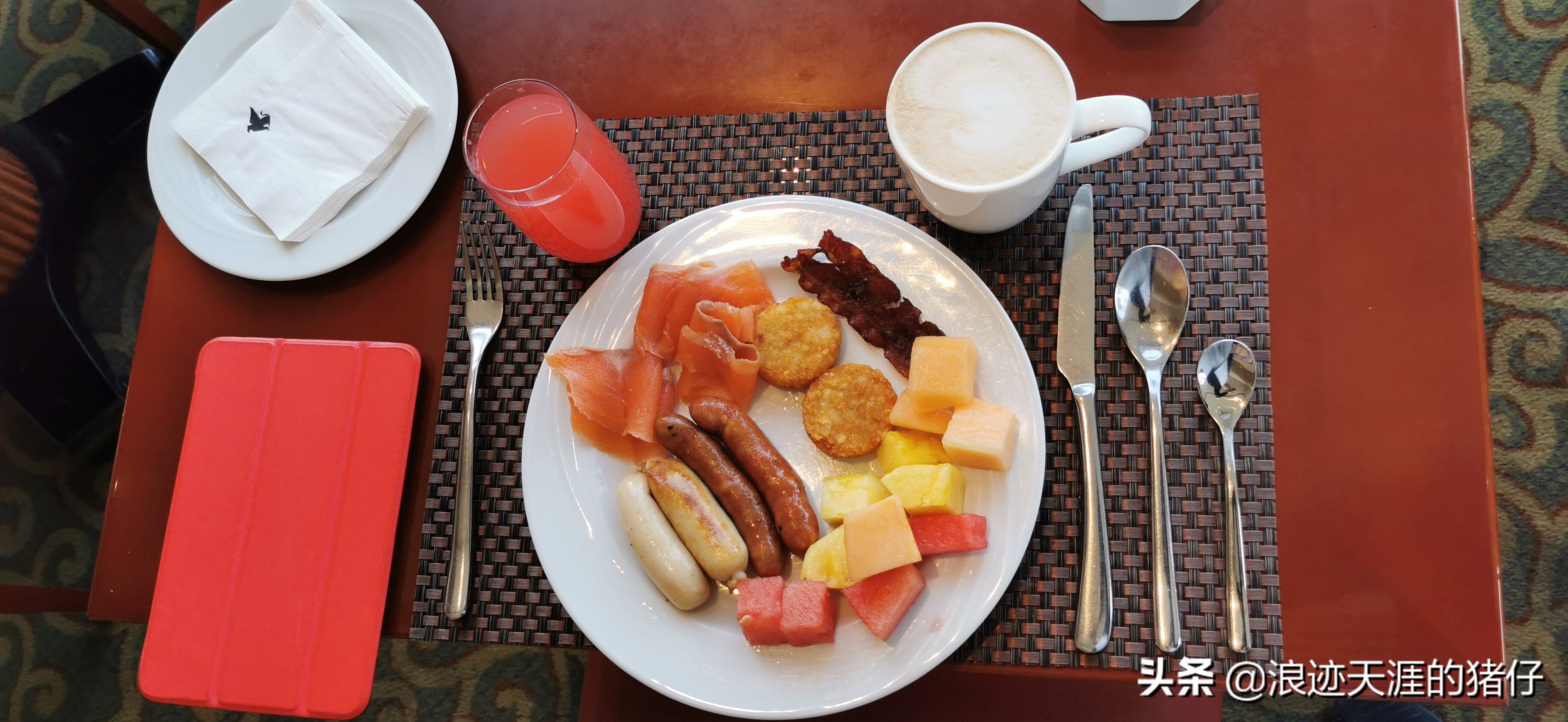 开业十八年上海最中心奢华五星酒店体验,喜半参犹。因为疫情缘故