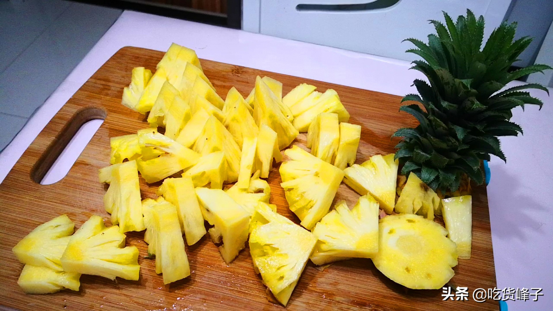 菠萝怎么削简单又方便,菠萝怎么削皮最简单又快