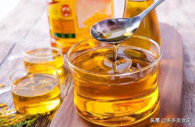 色拉油和调和油大豆油区别,橄榄油初榨和调和油的区别