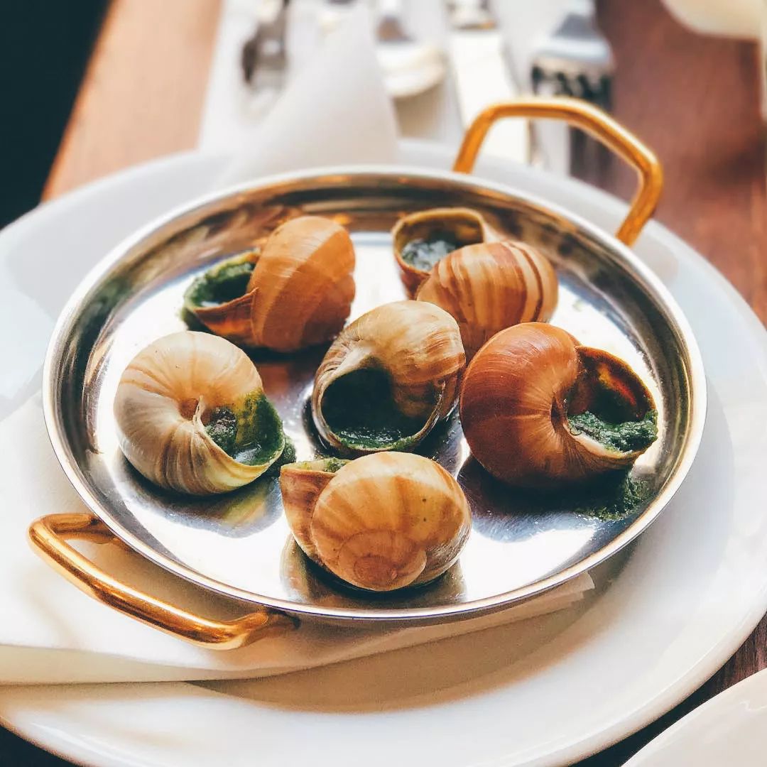 从痛失巴黎圣母院的遗憾中走出，带你看一看不同寻常的巴黎美景