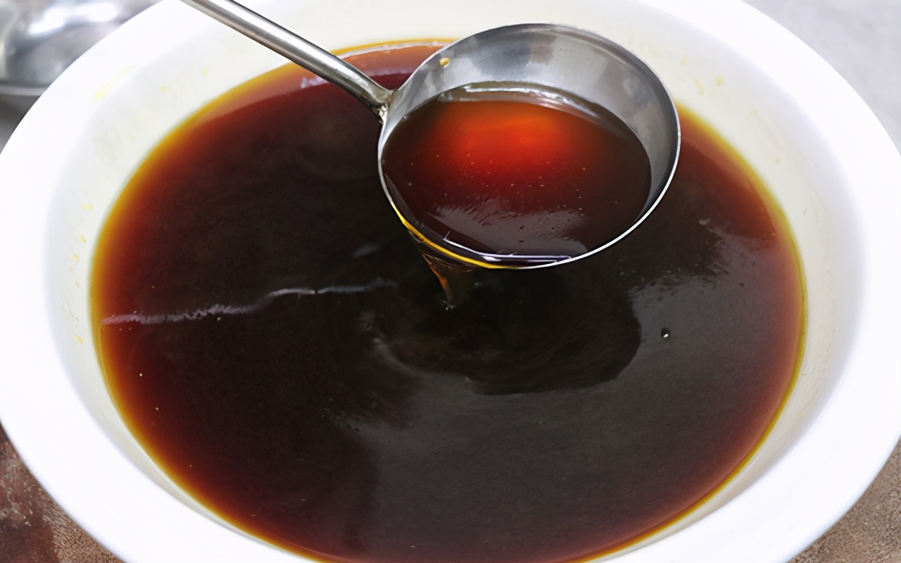 怎么用冰糖炒糖色不炸锅,红烧肉炒糖色怎么不炸锅