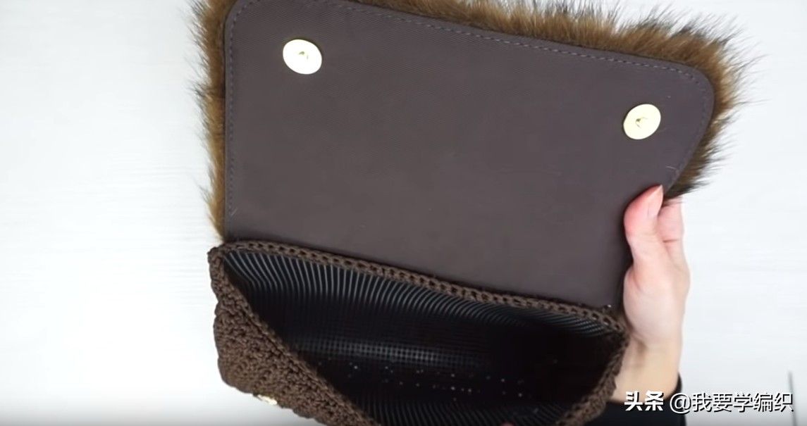 朋友说它比买的包更好看，高级感十足的环保皮草包，自己钩一个吧