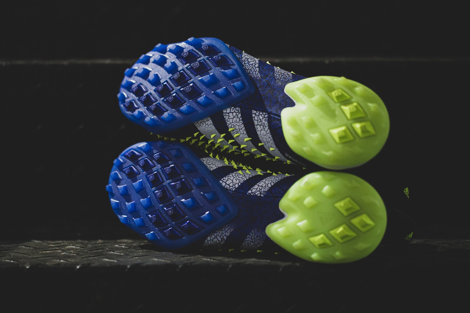 阿迪达斯predatorfreak3tb足球鞋,阿迪达斯predator足球鞋售价