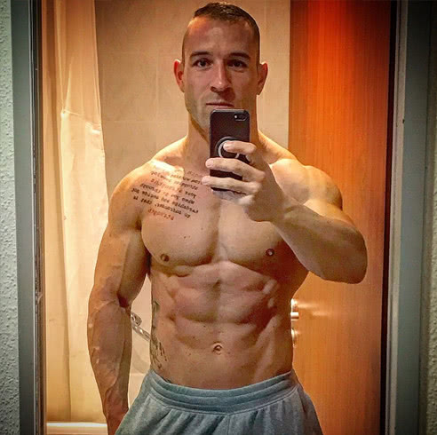 腿围76厘米深蹲300公斤,深蹲300公斤运动员爆发力