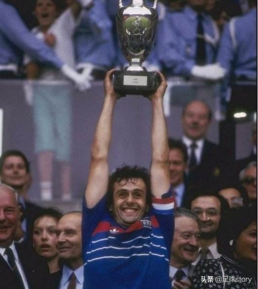 历史上最经典的足球史,回顾曾经的足球时代