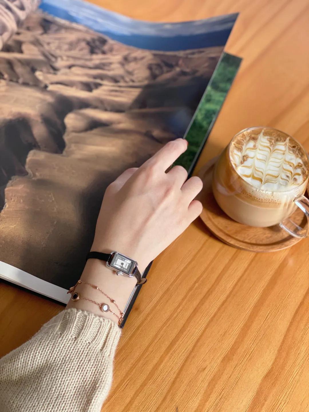 送这被夸有品位！三吉彩花同款腕表，女友戴了爱不释手