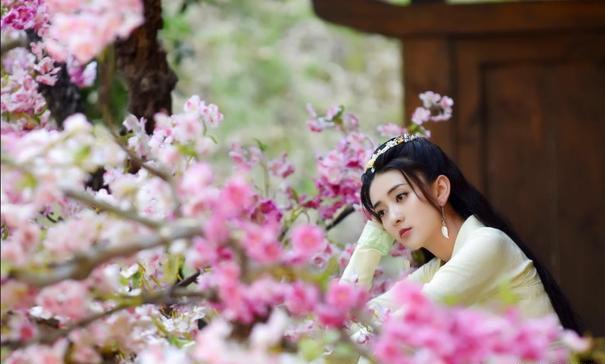 诗词引用一两句名言是否算抄袭,用古人的一句诗算抄袭吗