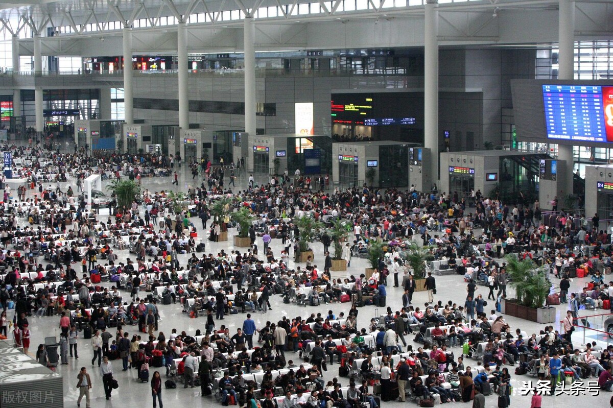 长春火车站实拍视频,国庆长春火车站最新出行