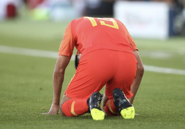 中国男足1比3越南直播解说范志毅,中国足球输泰国范志毅赛后采访