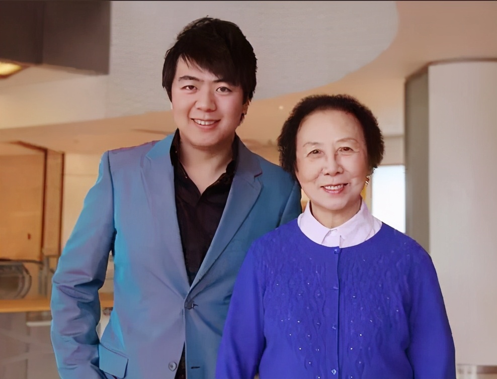 郎朗：无良老师曾逼得我和父亲差点自杀，西瓜小贩拯救了我