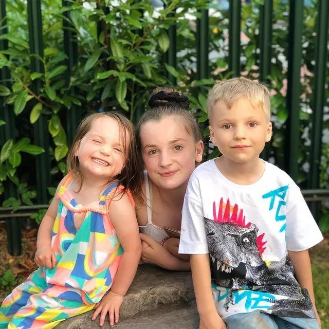 结婚30年生22娃，网友群嘲太窒息了，结果他们的生活却啪啪打脸