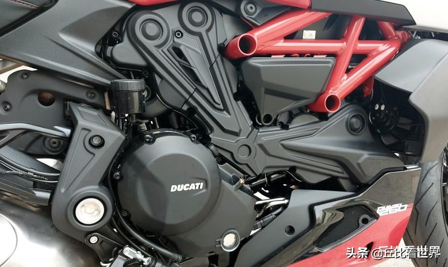 杜卡迪diavel1260和1260s的区别,杜卡迪1260s大魔鬼暗黑