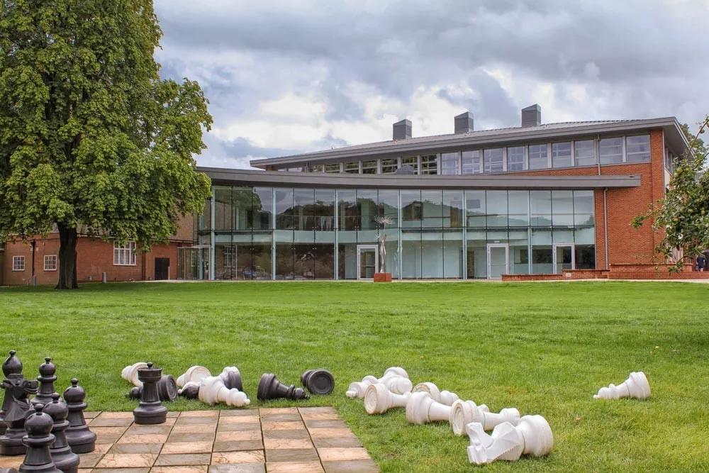 哈利波特学校在英国哪里,有哈利波特学院吗