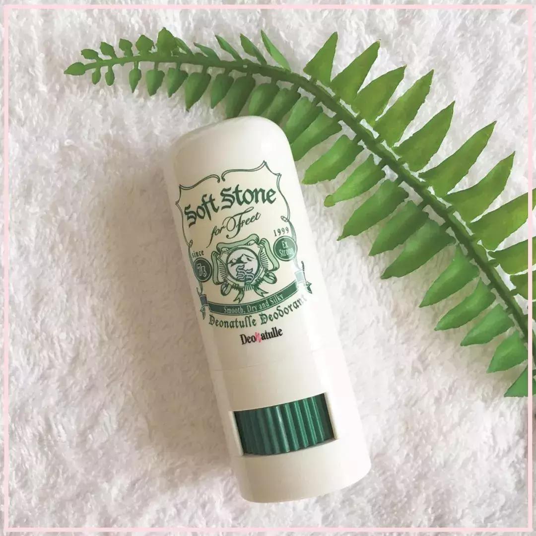 足部护理滋润皮肤让足部保持舒适,秋冬季足部护理