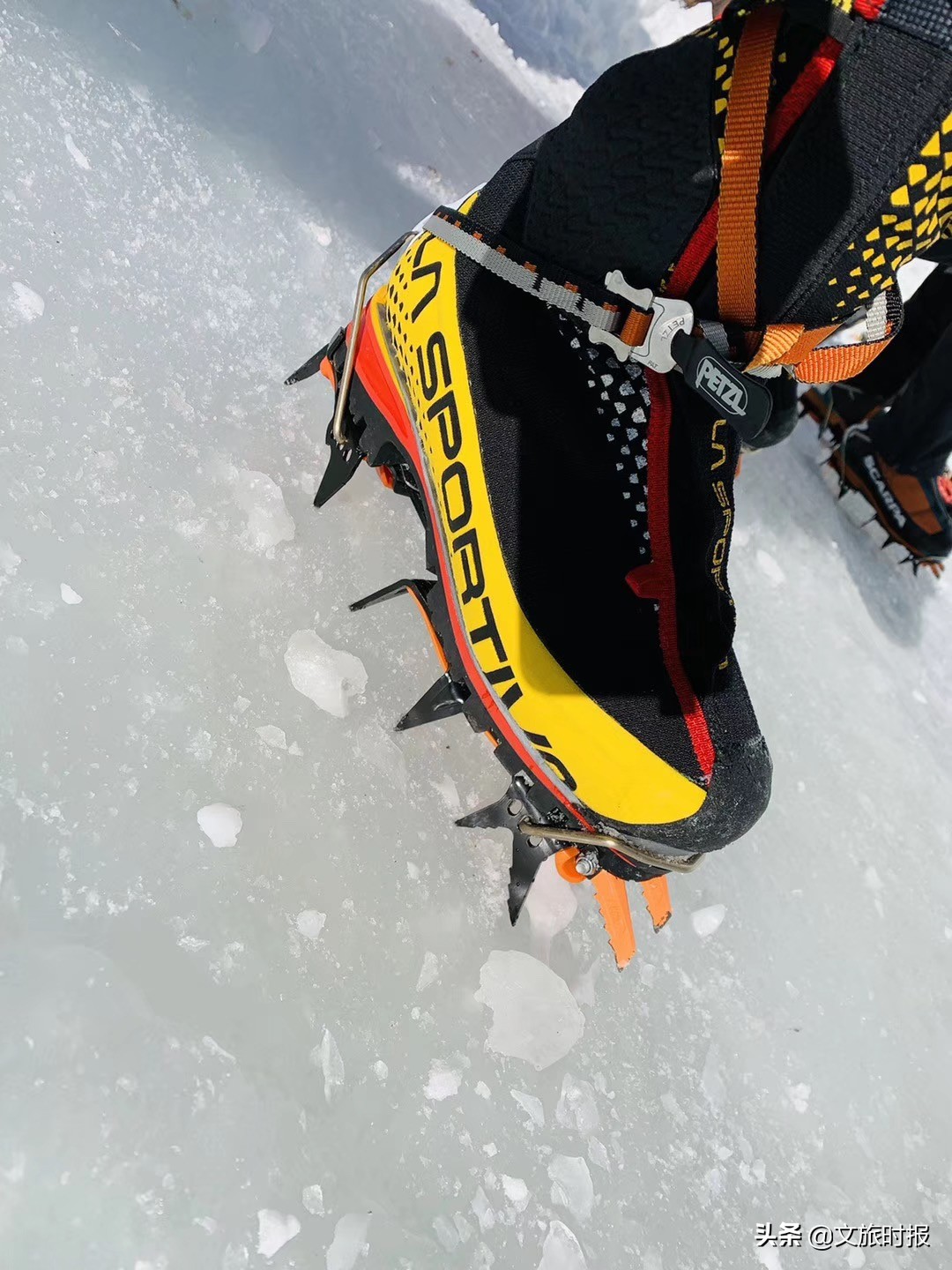 爬雪山的攀岩装备,野外攀岩专用工具