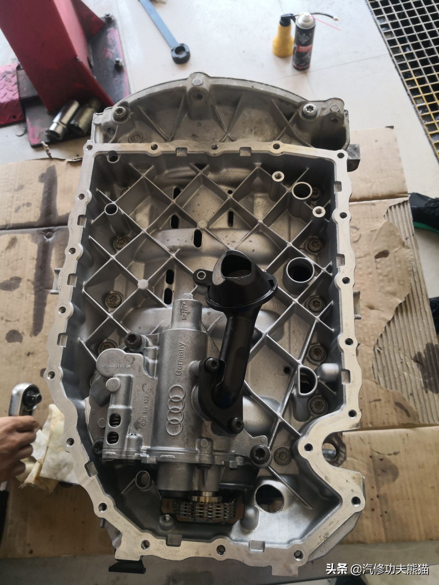 百年大众汽车品牌毁于烧机油?烧机油并非绝症,看看这台进口夏朗