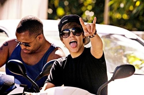 贾斯汀比伯成名前视频,贾斯汀比伯的成名经历