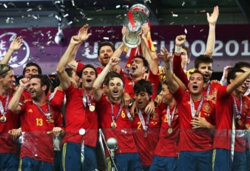 天下足球哈维最强大脑文案,哈维阿隆索退役听天下足球