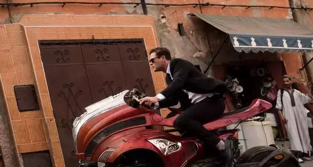 黑衣人4全球追缉双子星人完整片,黑衣人全球追缉双子星人精彩片段