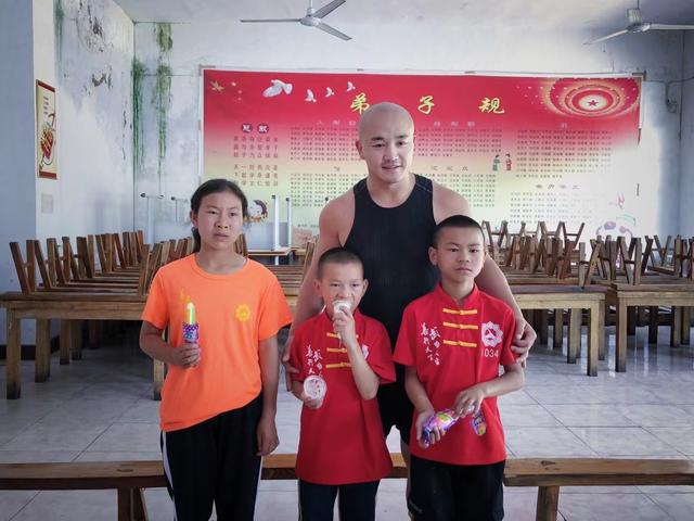 榜样!武僧一龙为郑州特大暴雨心急如焚,分享防护知识获表扬