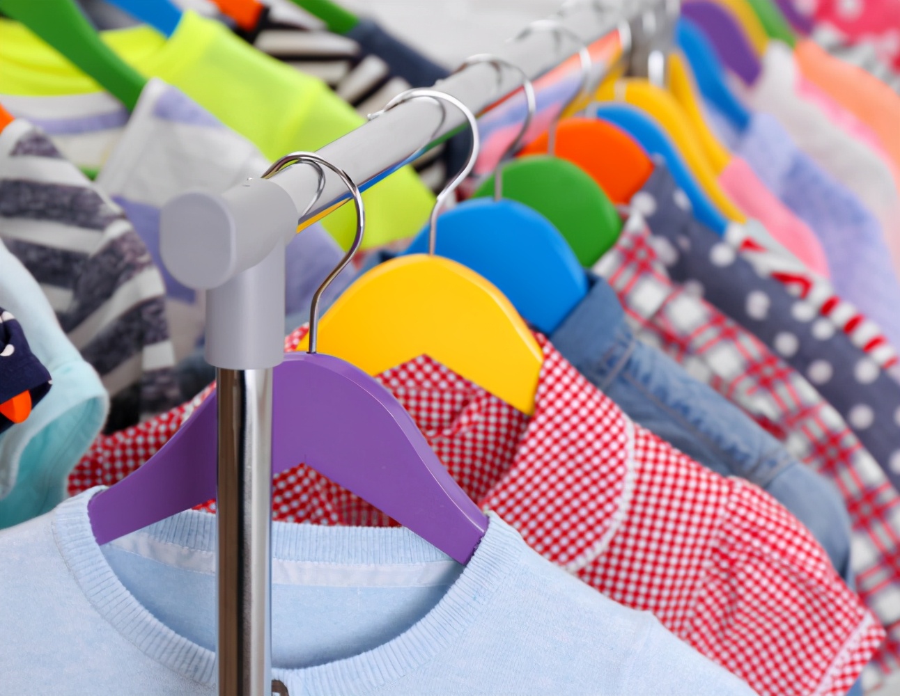 童装和婴儿衣服大小怎么选,童装买多大孩子穿的比较好