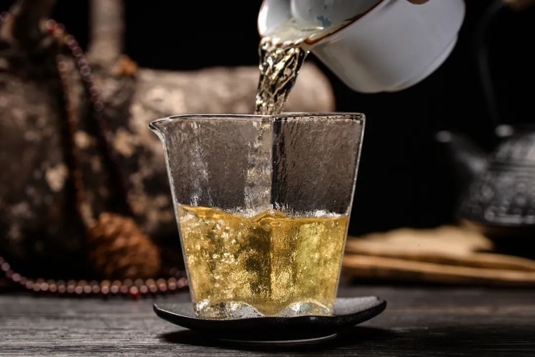 什么样的茶饼为正宗普洱生茶,青饼和普洱生茶有什么区别