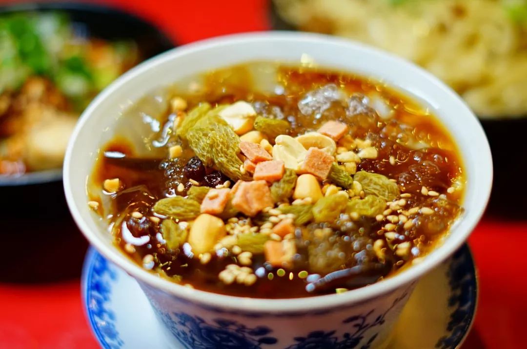 坐上高铁去旅游沿线美食尝个遍,云贵川渝高铁环线