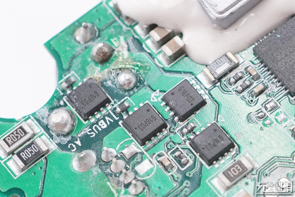 拆解华为5000mah充电宝,拆解60000ma充电宝